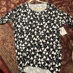 LuLaRoe Irma Black & White Triangle Print Tunic Top Size Medium